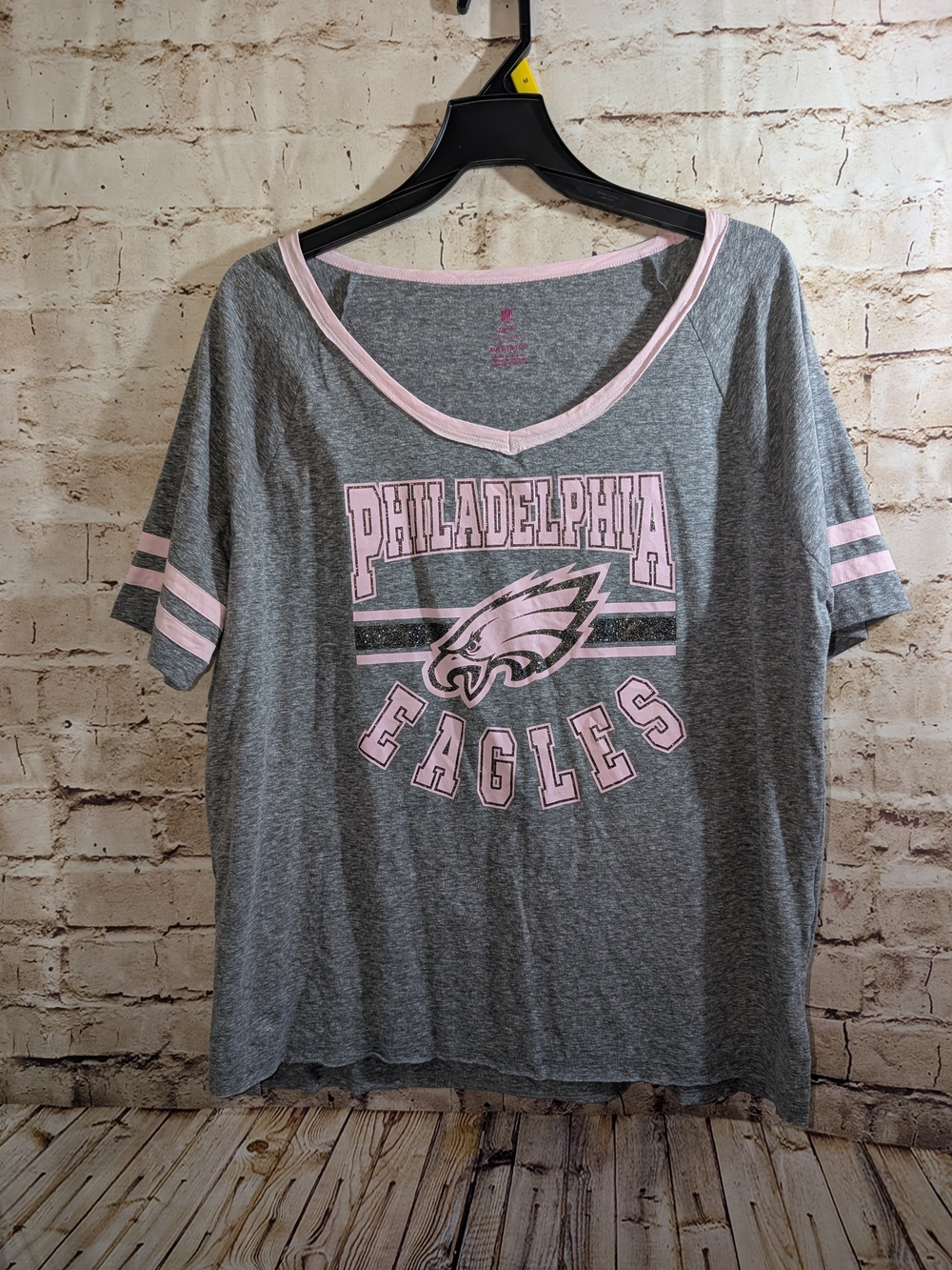 Philadelphia Eagles Women's Top